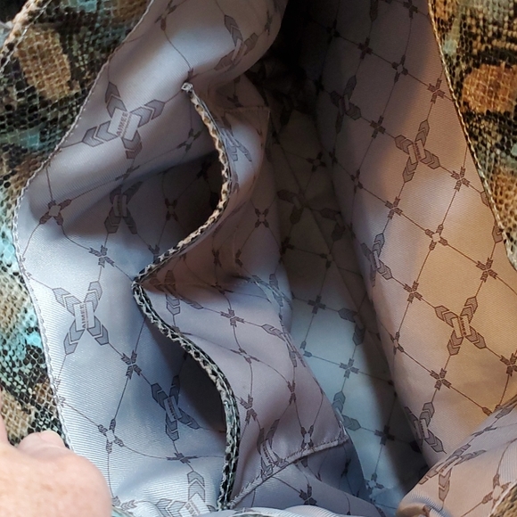 AIMEE KESTENBERG BLUE, BLK SNAKESKIN EMBOSSED LEATHER TOTE EUC - Picture 9 of 10